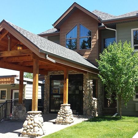 Elkwater Lake Lodge And Resort Экстерьер фото