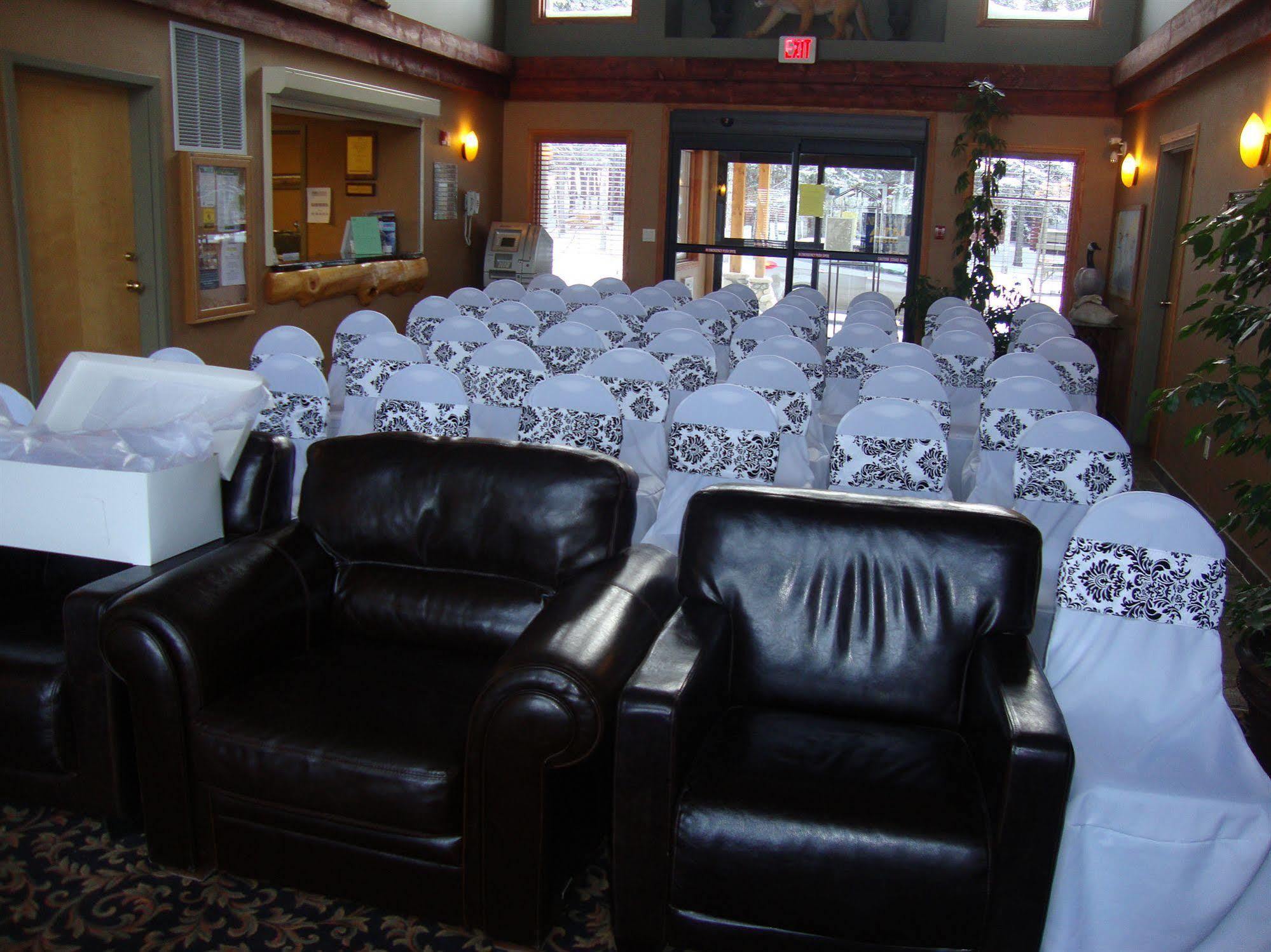 Elkwater Lake Lodge And Resort Экстерьер фото