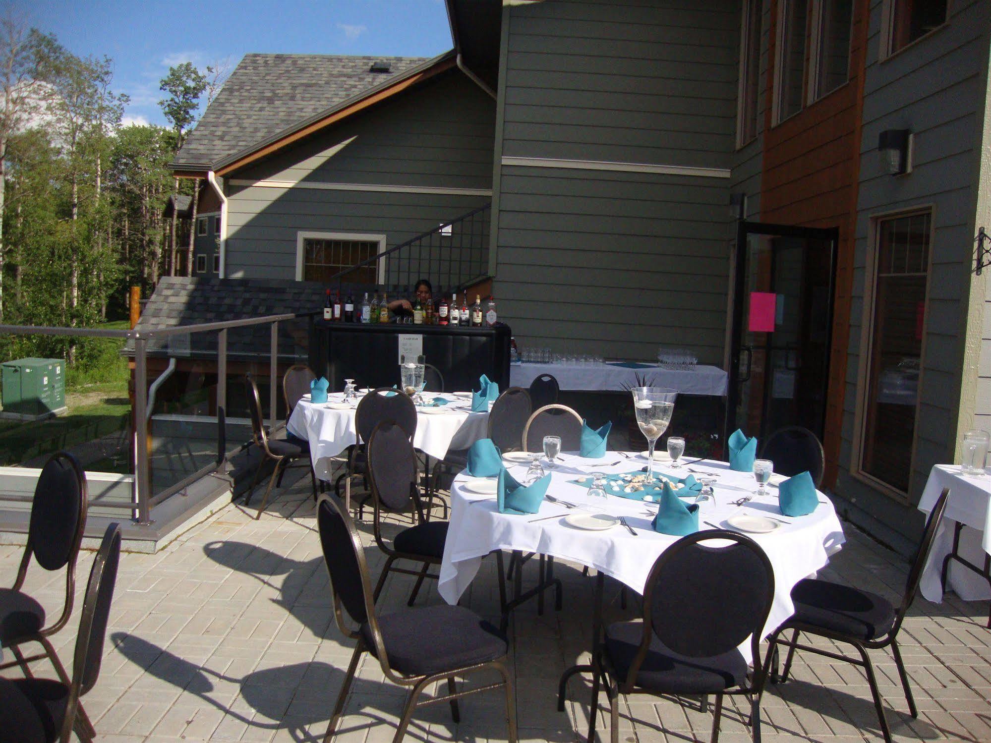 Elkwater Lake Lodge And Resort Экстерьер фото